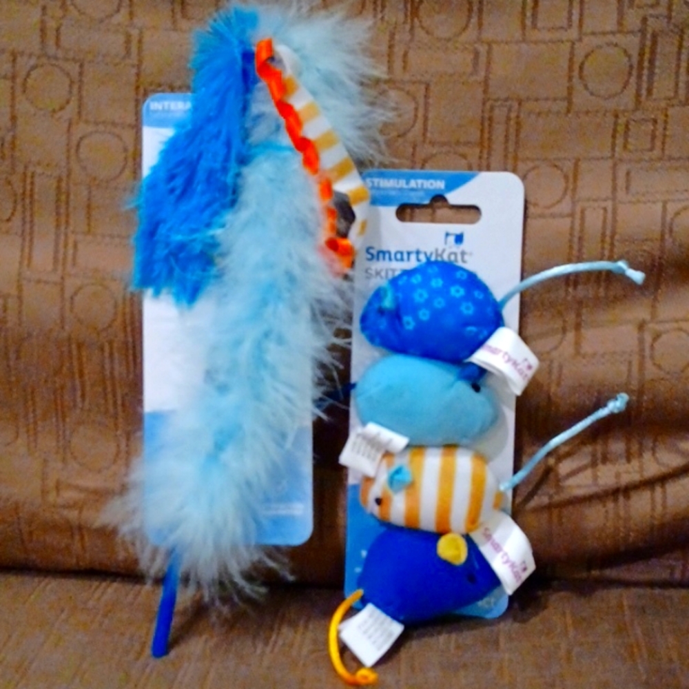 New SmartyKat Play Wand & Skitter Mice Cat Toys